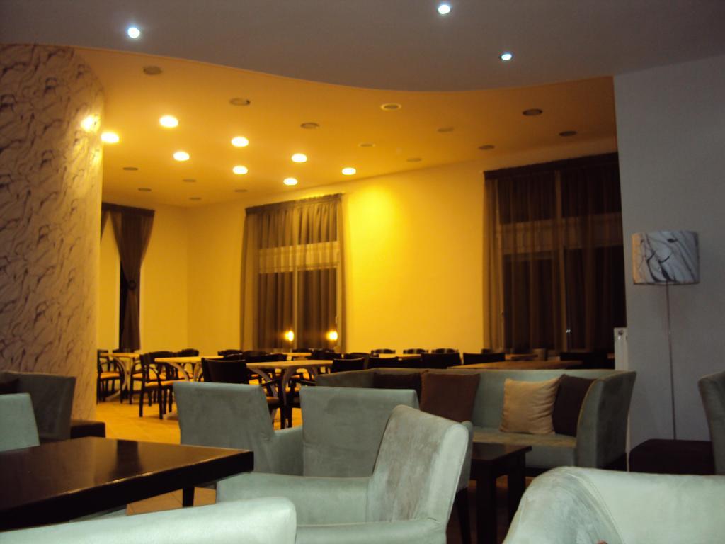 Aitheron Hotel Air Park Zervi Extérieur photo