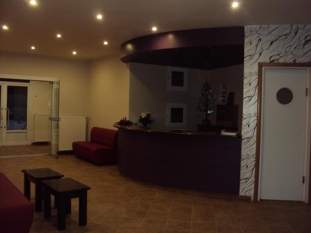Aitheron Hotel Air Park Zervi Extérieur photo