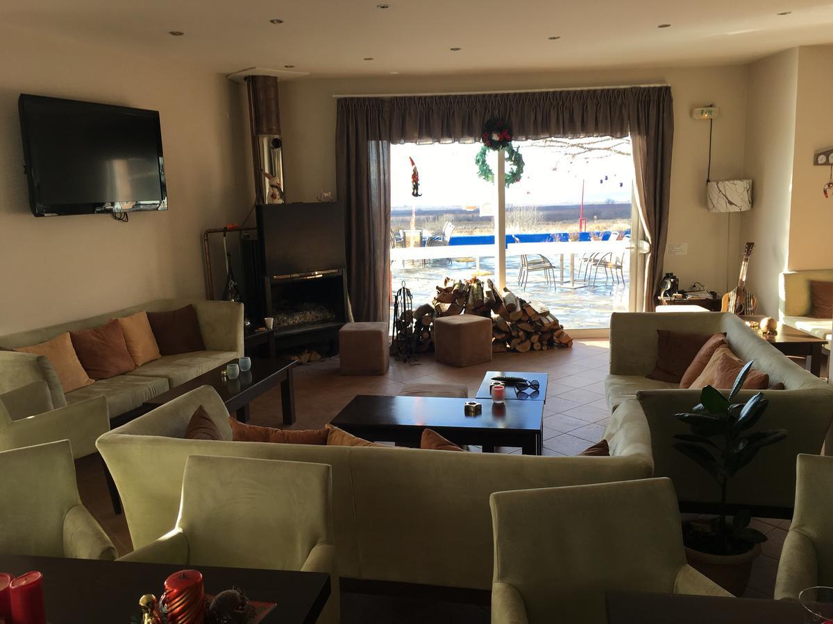 Aitheron Hotel Air Park Zervi Extérieur photo