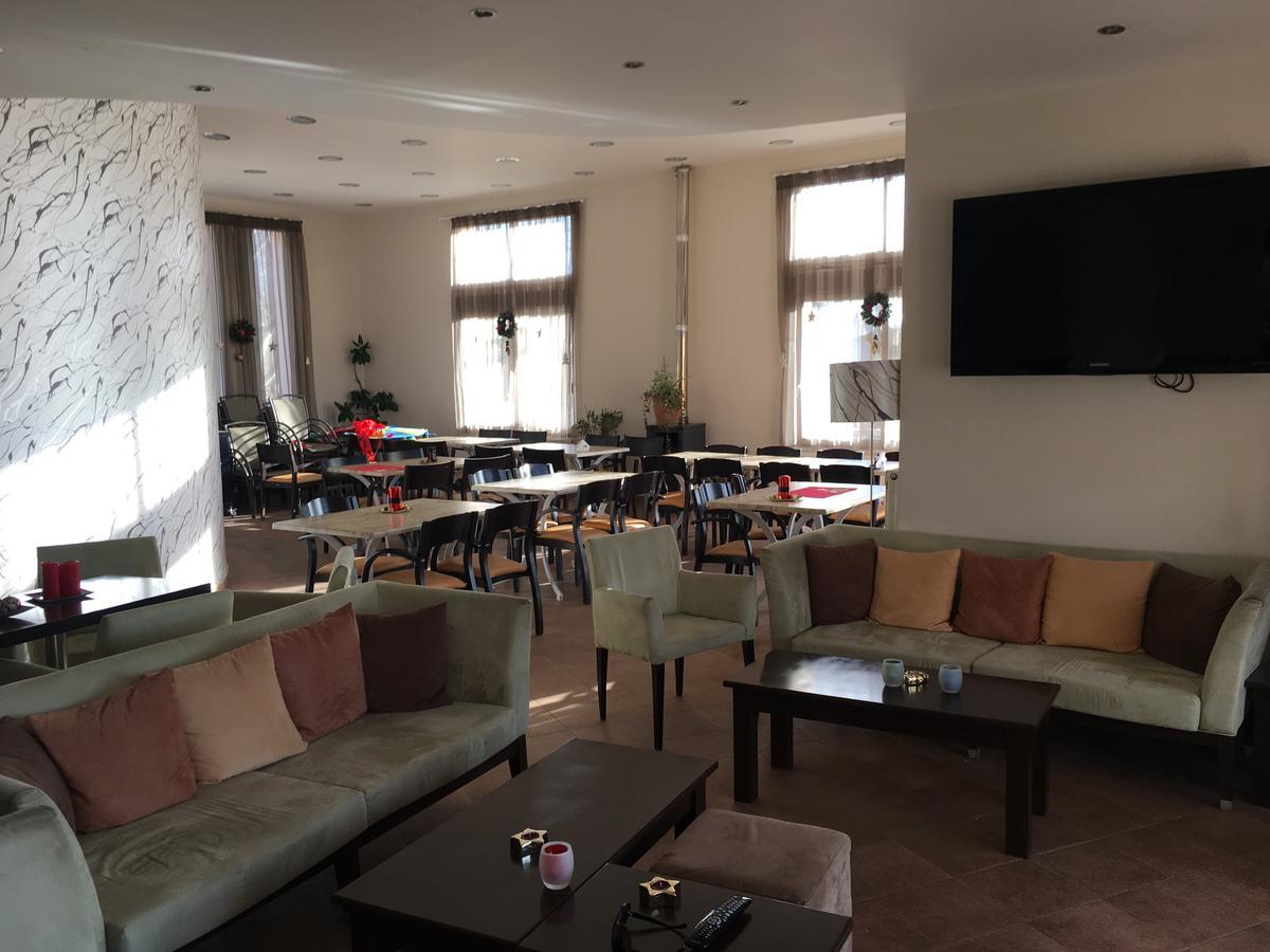 Aitheron Hotel Air Park Zervi Extérieur photo