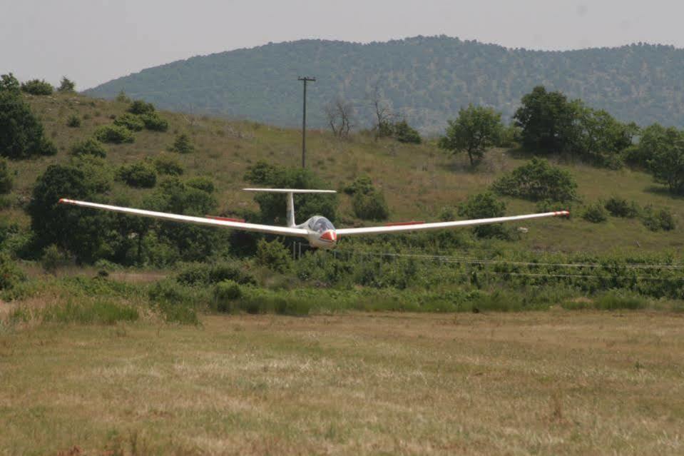 Aitheron Hotel Air Park Zervi Extérieur photo